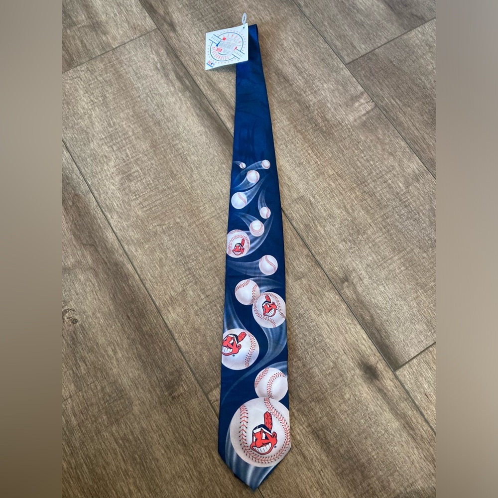 NWT vintage Cleveland Indians genuine merchandise neck tie